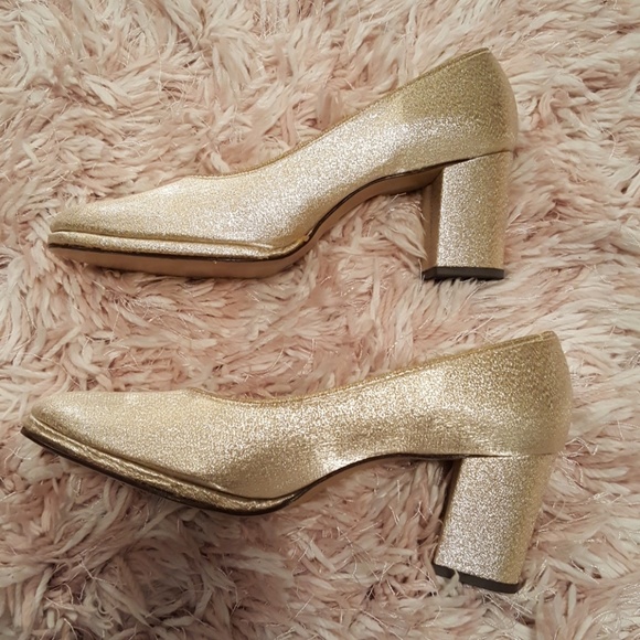 NWOT VINTAGE 1960s Gold Metallic Pumps sz 7.5 - Picture 6 of 8